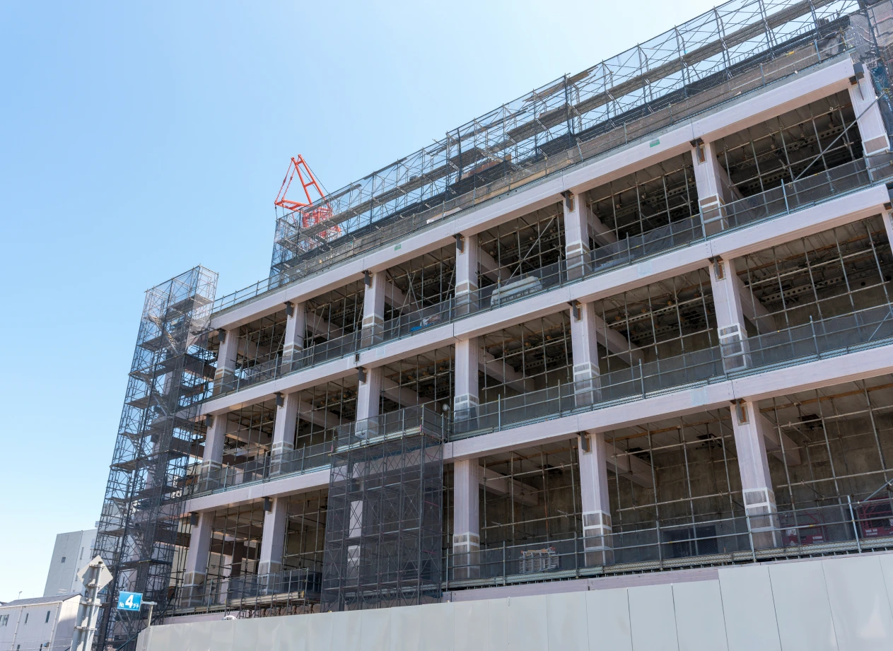 建築工事中の建物