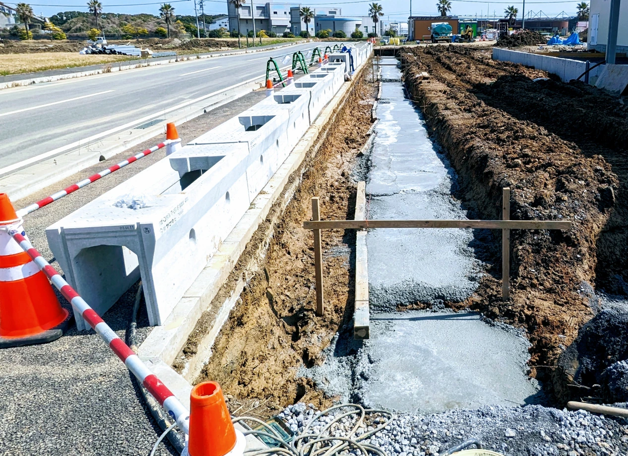 道路脇の土木工事